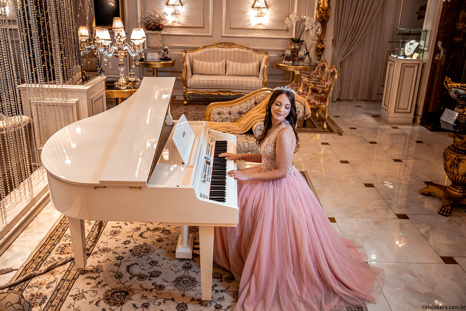 Ensaio de 15 anos de Laura no hotel Coline de France em Gramado Serra Gaúcha RS