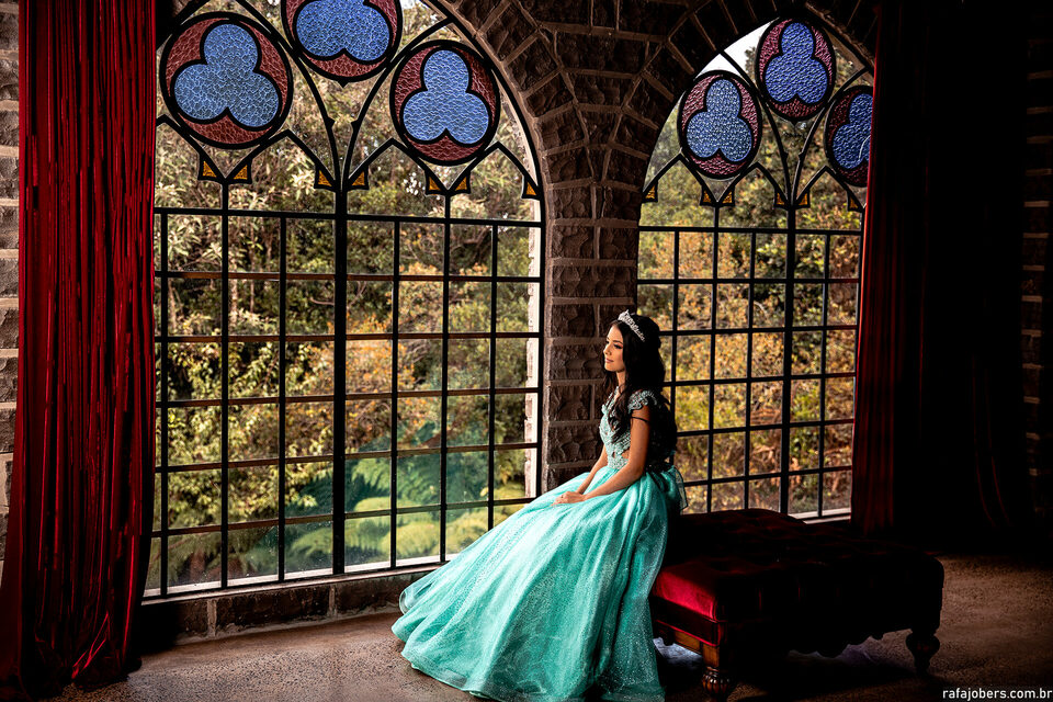 Ensaio de 15 anos de Dara no Castelo Montsalvat em São Francisco de Paula RS