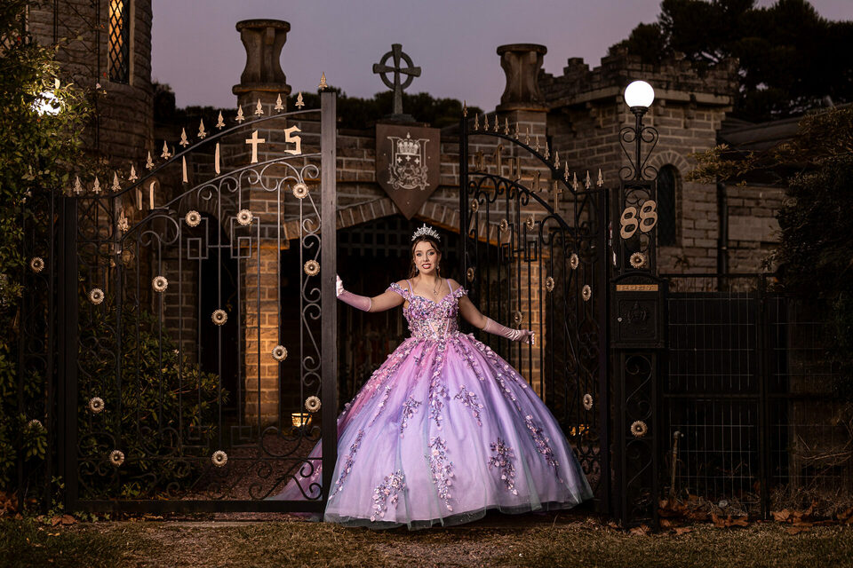 Ensaio de 15 anos de Isadora Sgarbossa no castelo MontSalvat em São Franciso de Paula Serra Gaúcha